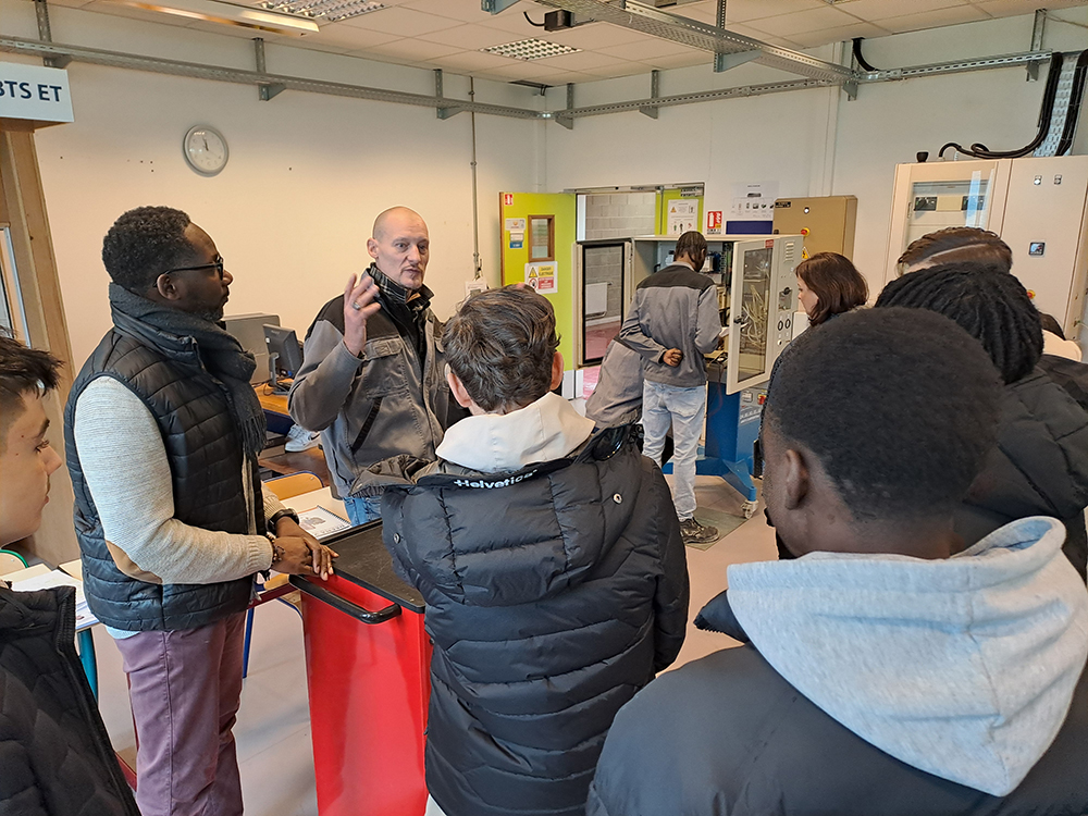 une visite aux ateliers énergétique lors d'une mercredi de l'apprentissage 2024